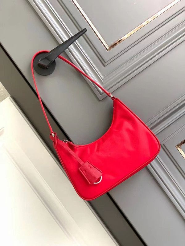 Nuovo rosso nylon