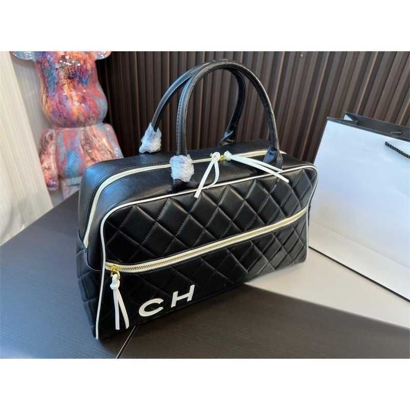 black size 47x27cm