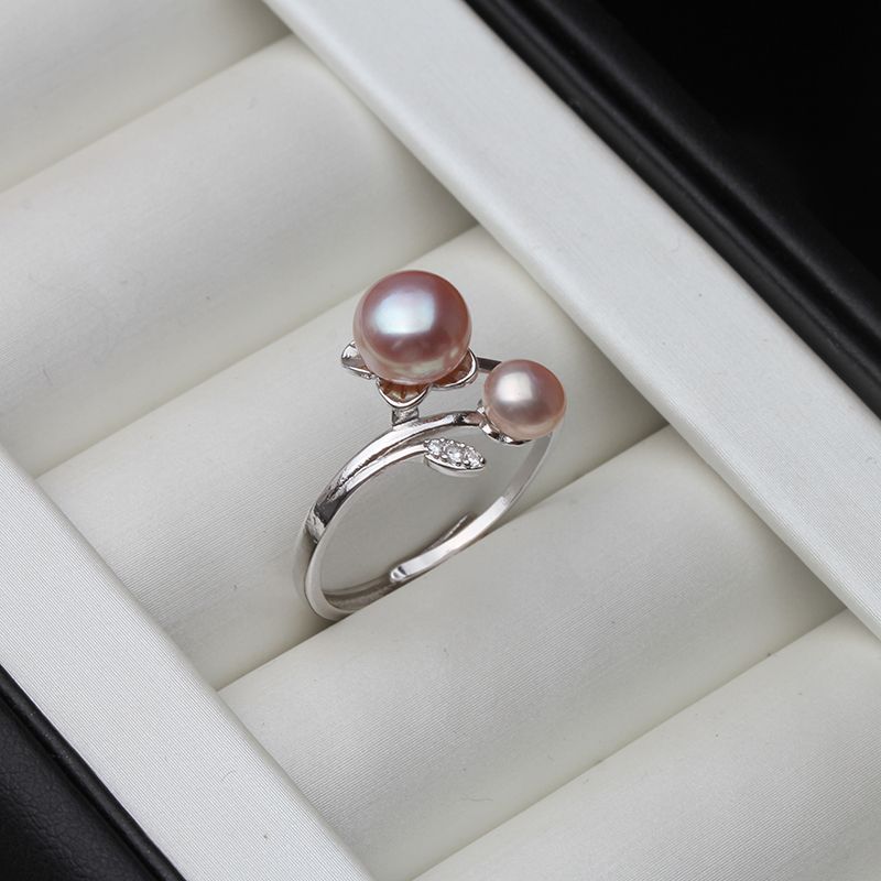 Lila Pearl Ring