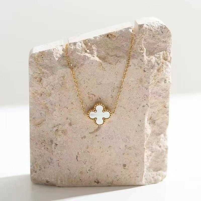 Mini Clover White Necklace Size 0.9