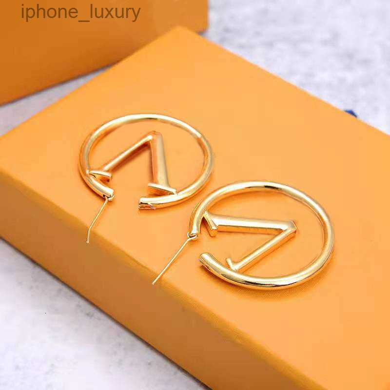 Luxury Big Gold Hoop Earrings For Lady Women Orrous Girls Ear Studs Set  Designer Jewelry Earring Valentines Day Gift Engagement For Bride Luxus  Ohrringe From Iphone_luxury, $0.85