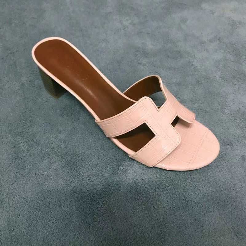 Pink high heel standard