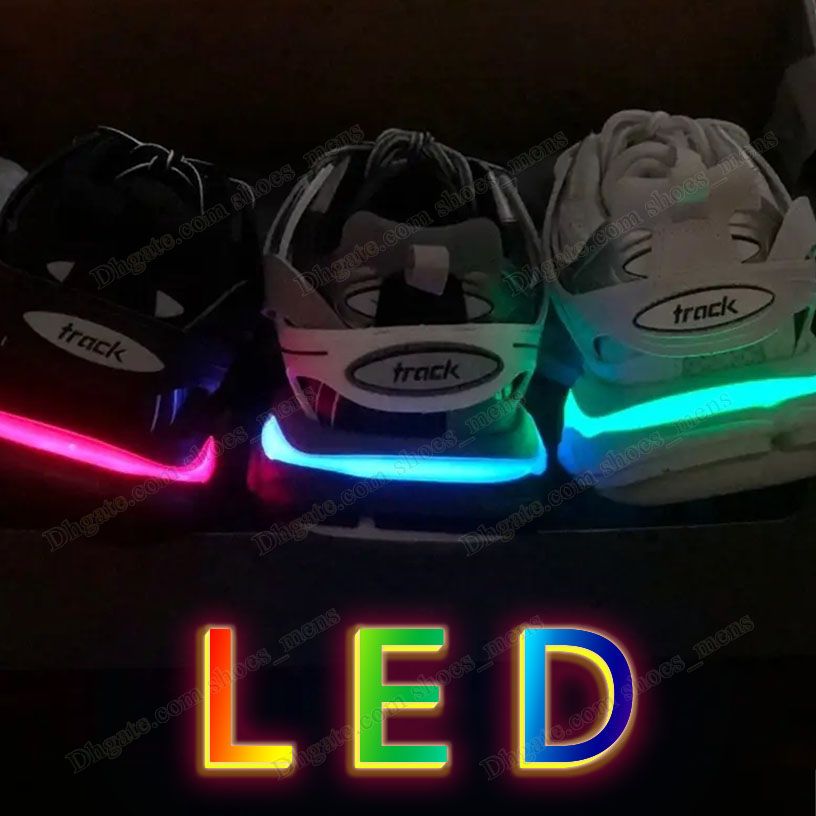 Style LED + boîte + étiquette + chaussettes