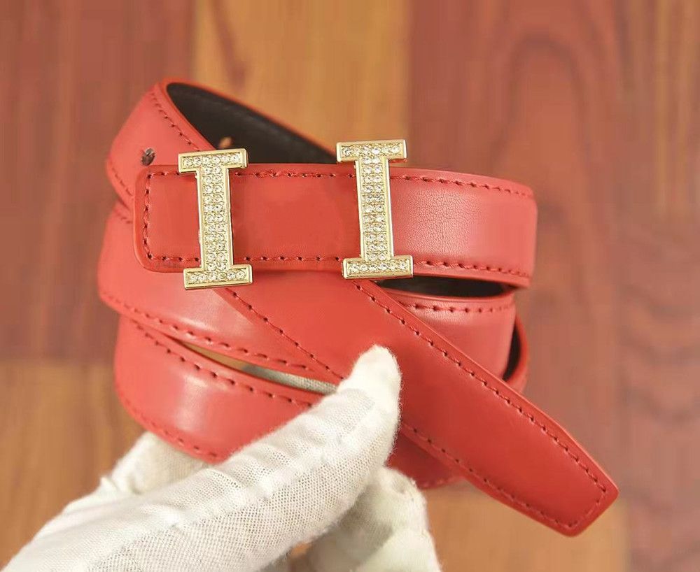 Boucle en or + ceinture rouge