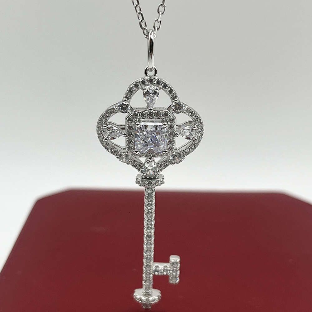 White High Carbon Diamond Necklace-925