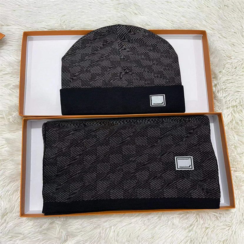 scarf + hat/5 box