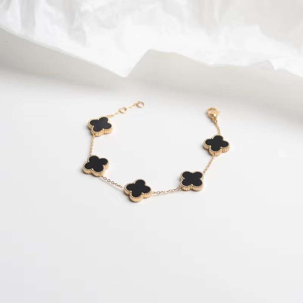 Five-flowered Bracelet Classic Black