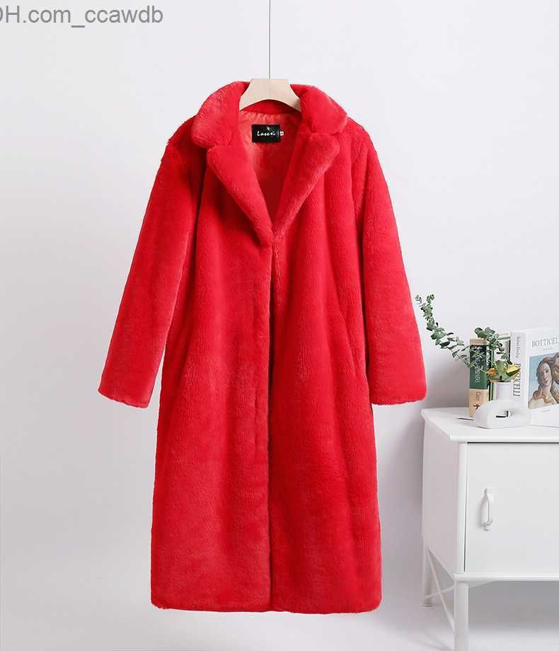 赤い毛皮のコート
