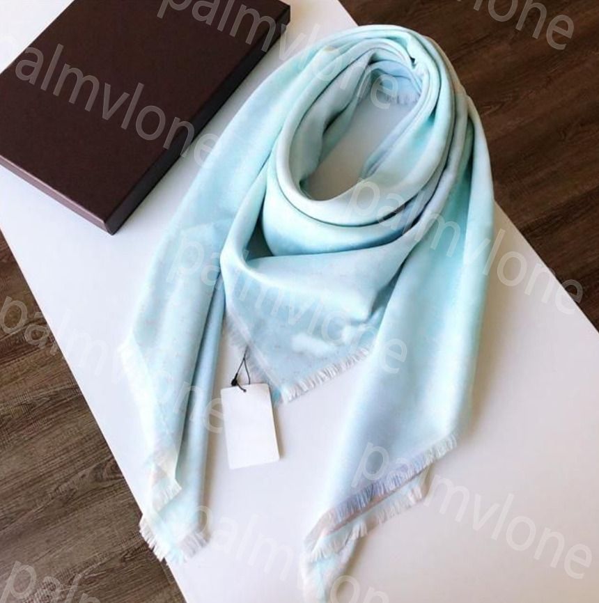 Cashmere scarf with box