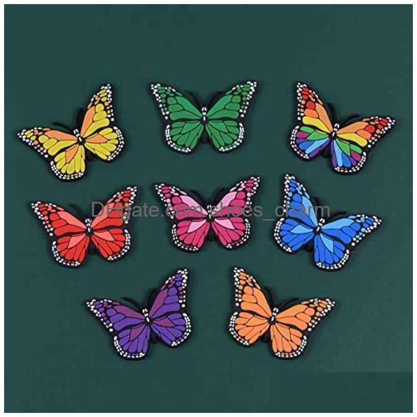 8 fjärilar
