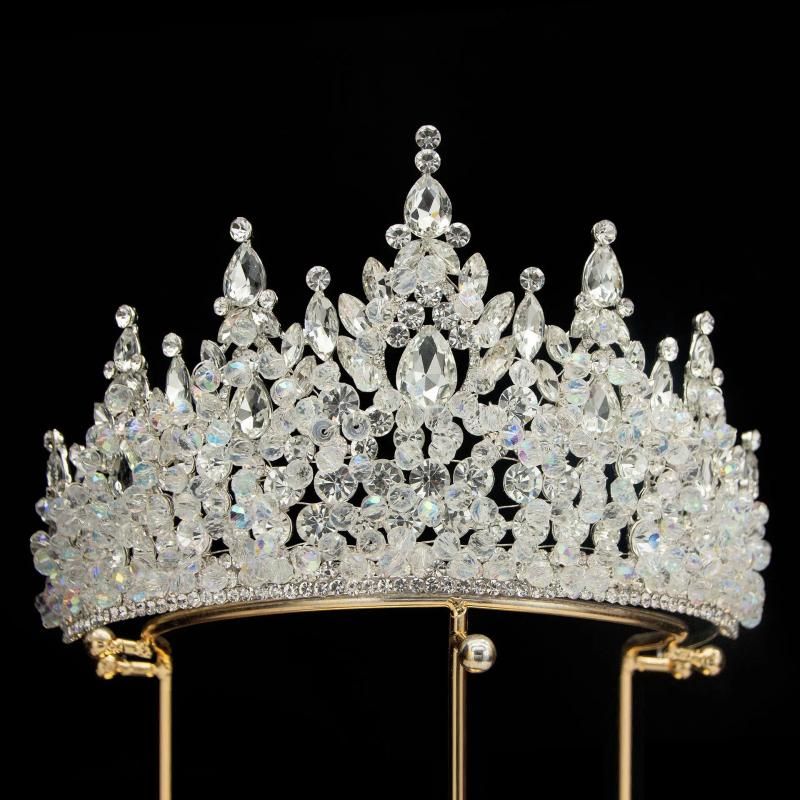 Tiaras Weiß