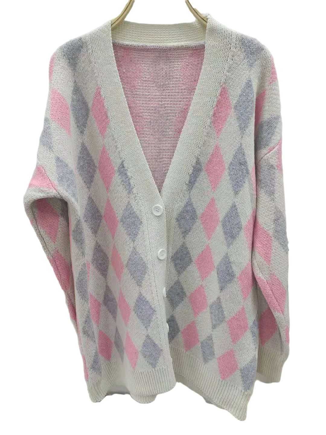 Biały różowy sweter