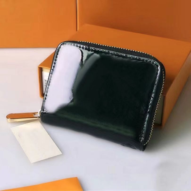 black shinny leather short wallet