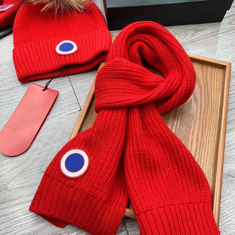 Красная шапка+шарф+меховой шарик
