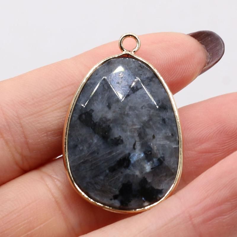 Flash Labradorite 1