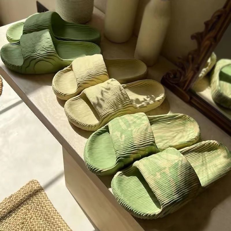 Couple store slippers online