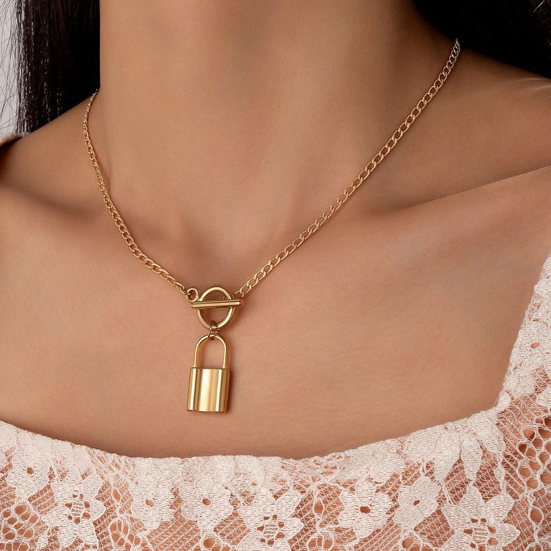 Anhänger Halsketten Klassische Schloss Halskette Elegante Gold Farbe Legierung Metall Einstellbare Party Schmuck Zubehör Kragen_voghion.com