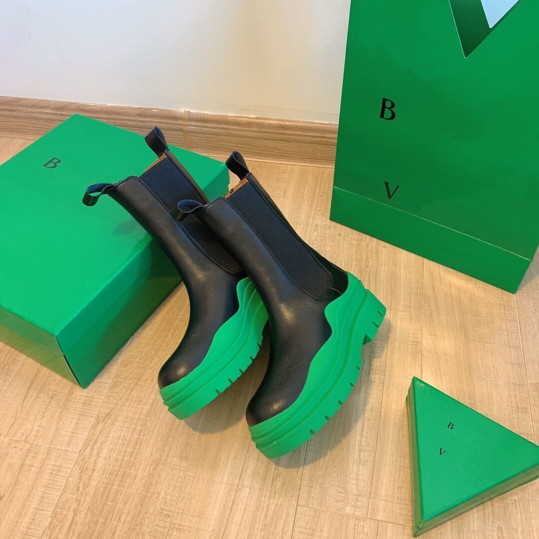 أحذية العجل الخضراء