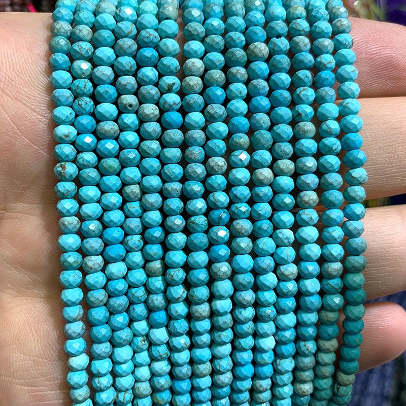 turquoise 4mm ongeveer 110 stks