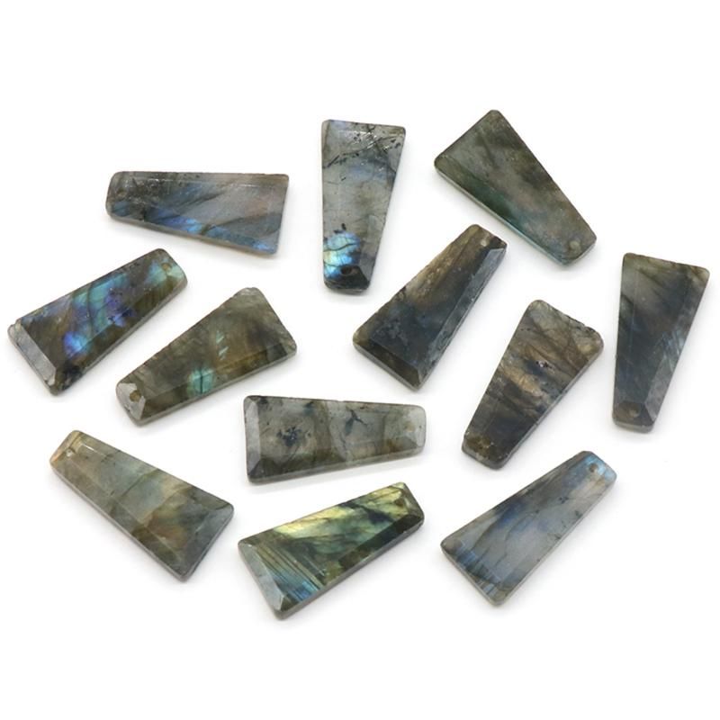 Labradorite flash