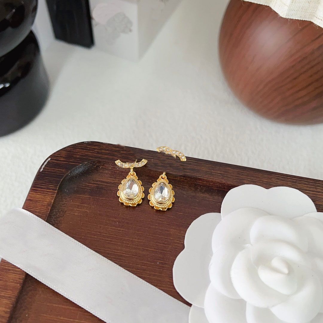 Luxury Designer Stud Tear Drop Dangle Earrings Earrings In 18K Gold