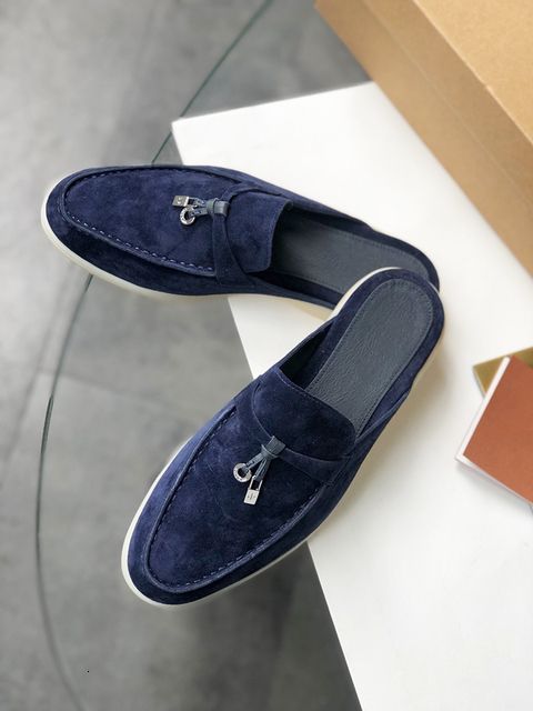 Navy blau