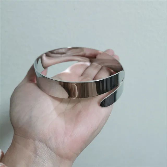 Twee zilveren armband