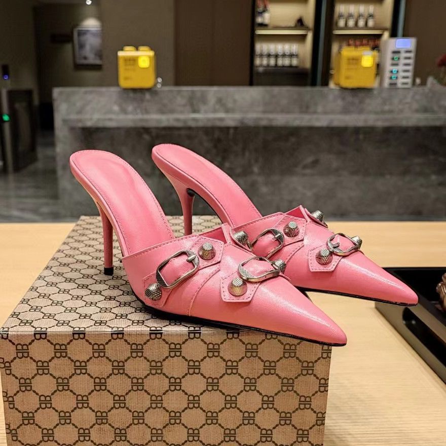 Pink+slipper