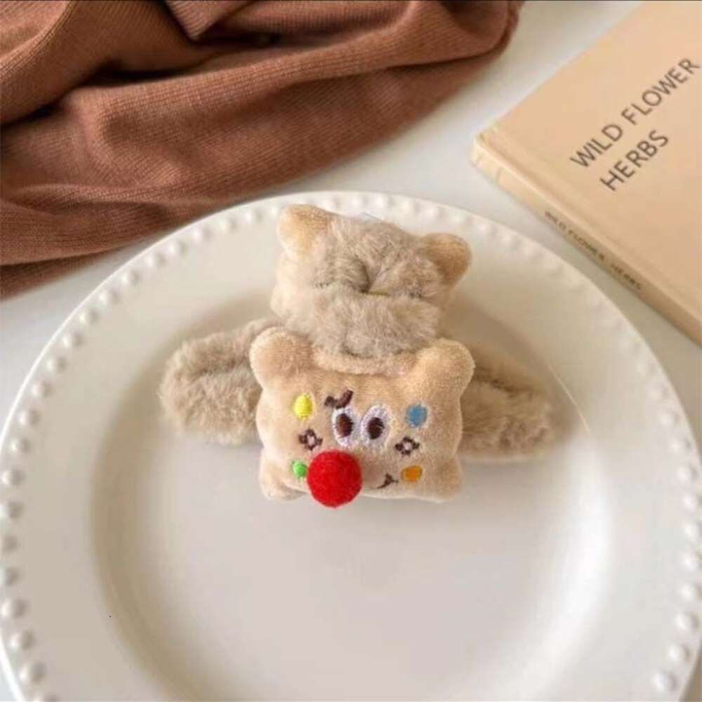 Mignons biscuits au nez rouge en peluche