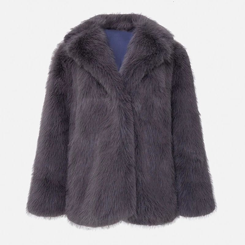 model gray fur coat