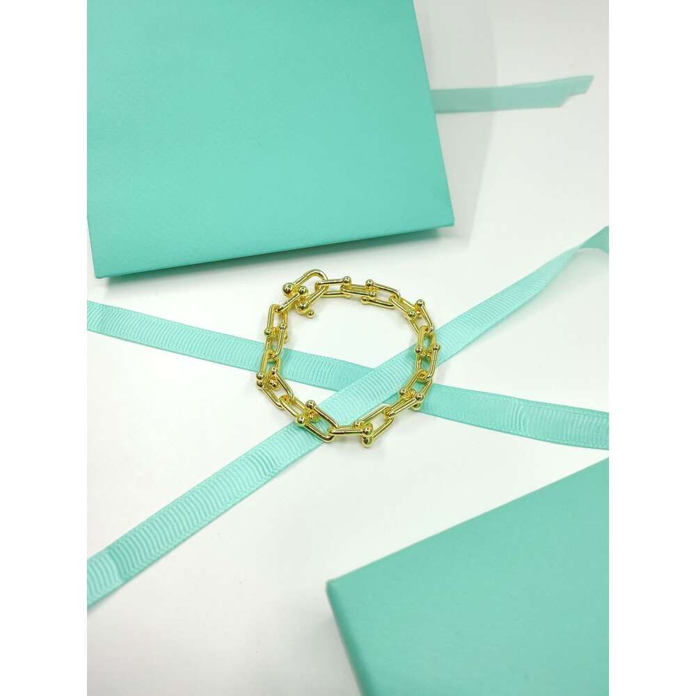 U-shaped Bracelet in Gold-16cm