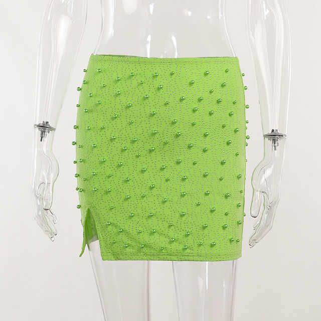 緑のミニスカート