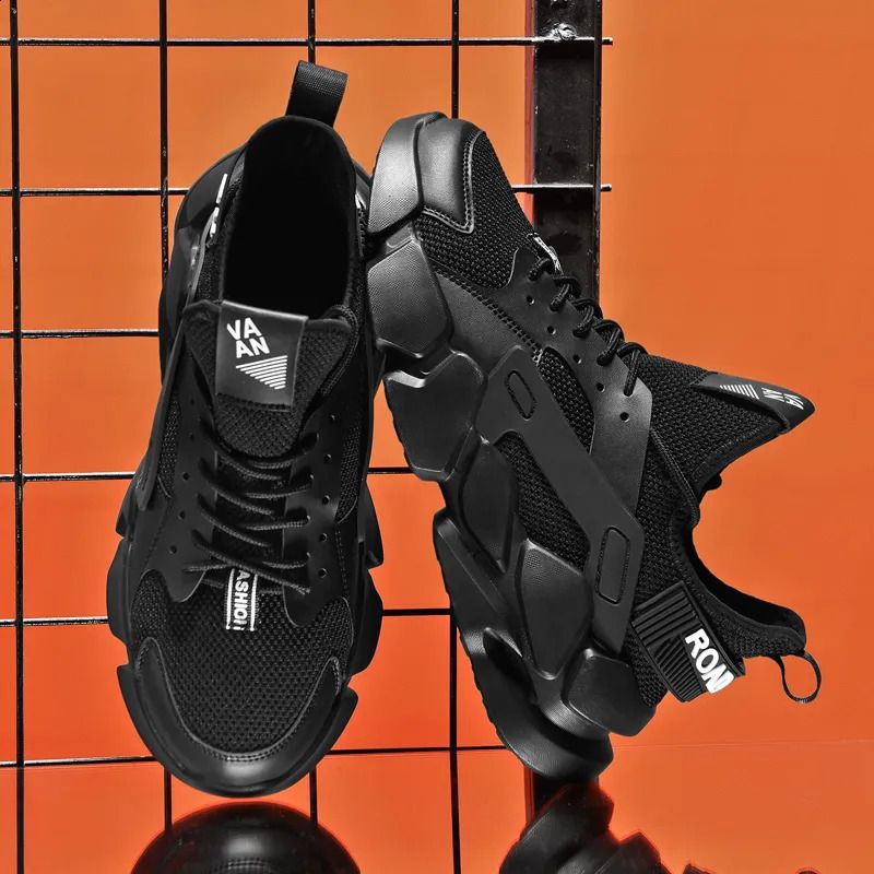 Lowtop siyah spor ayakkabı