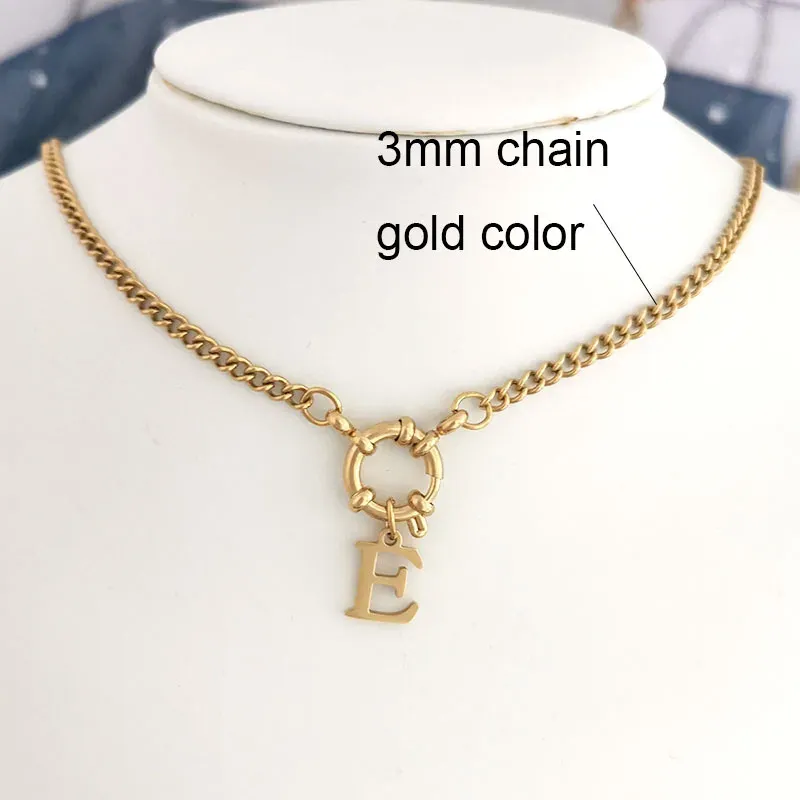 longueur du collier 45cm Une chaîne dorée de 3mm