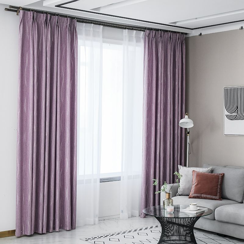 紫色のカーテン