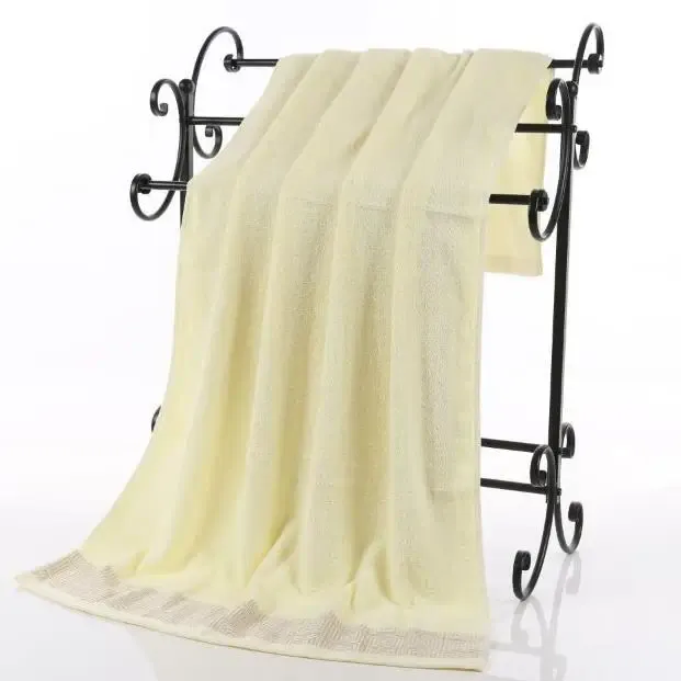 Serviette de bain jaune