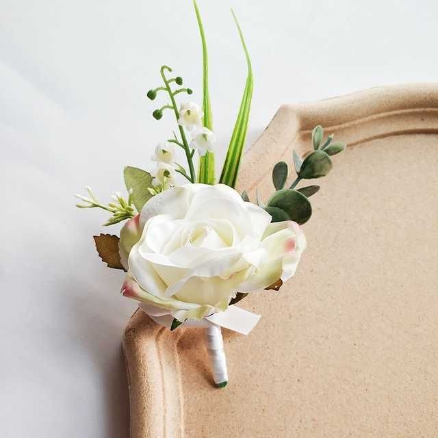 Boutonnière blanche