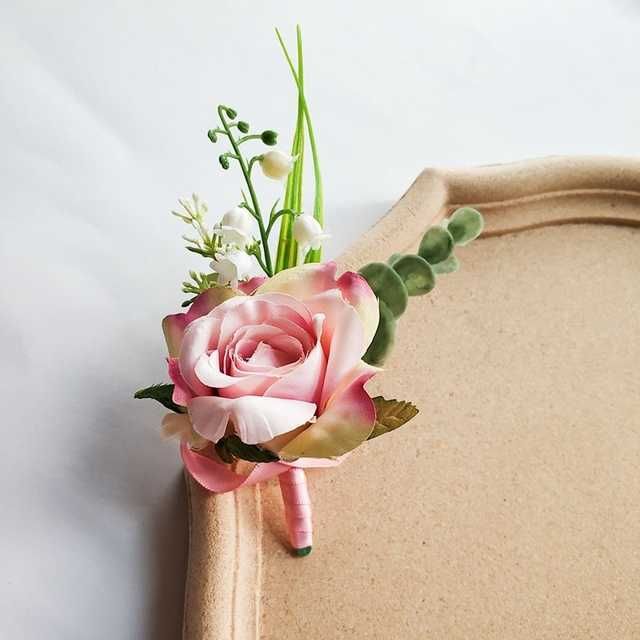 Boutonniere rose