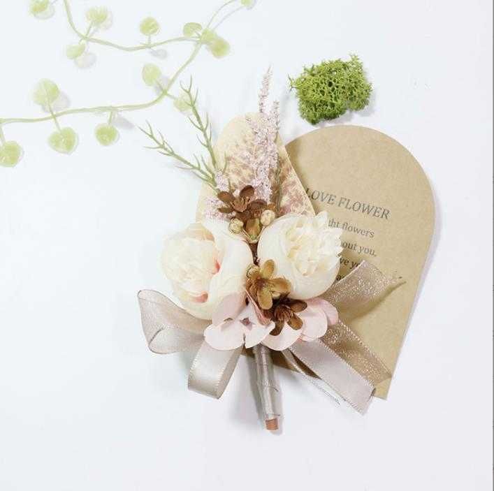 06 Boutonniere