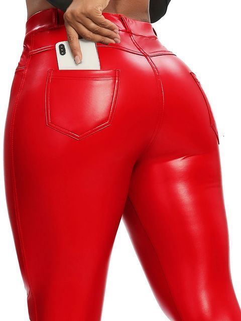 back pockets red