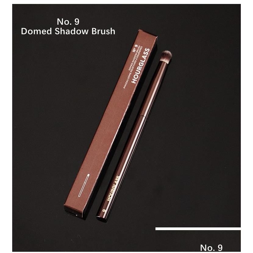 No.9 Domed Shadow Brush