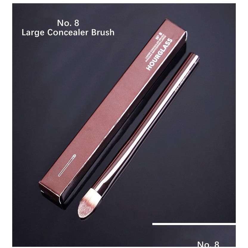 No.8 Large Concealer Brush