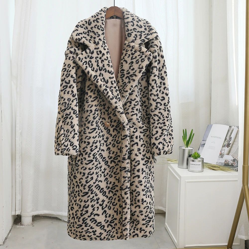 Бежевое леопардовое пальто
