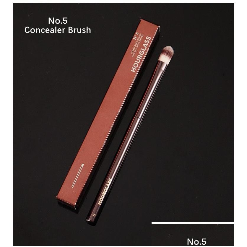 No.5 Concealer Brush