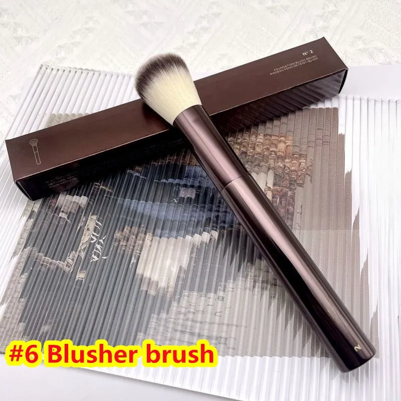 #6 Blusher brush