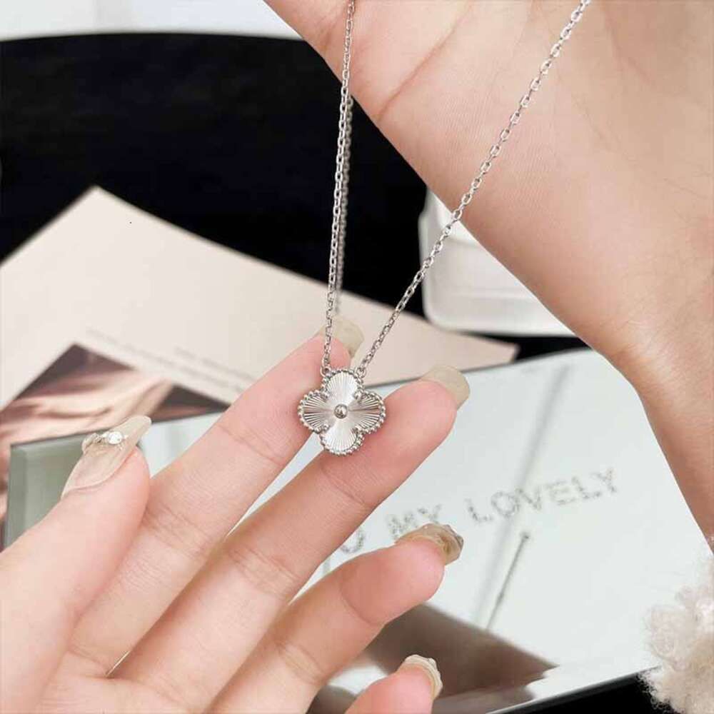 Platina laser enkele bloem ketting-