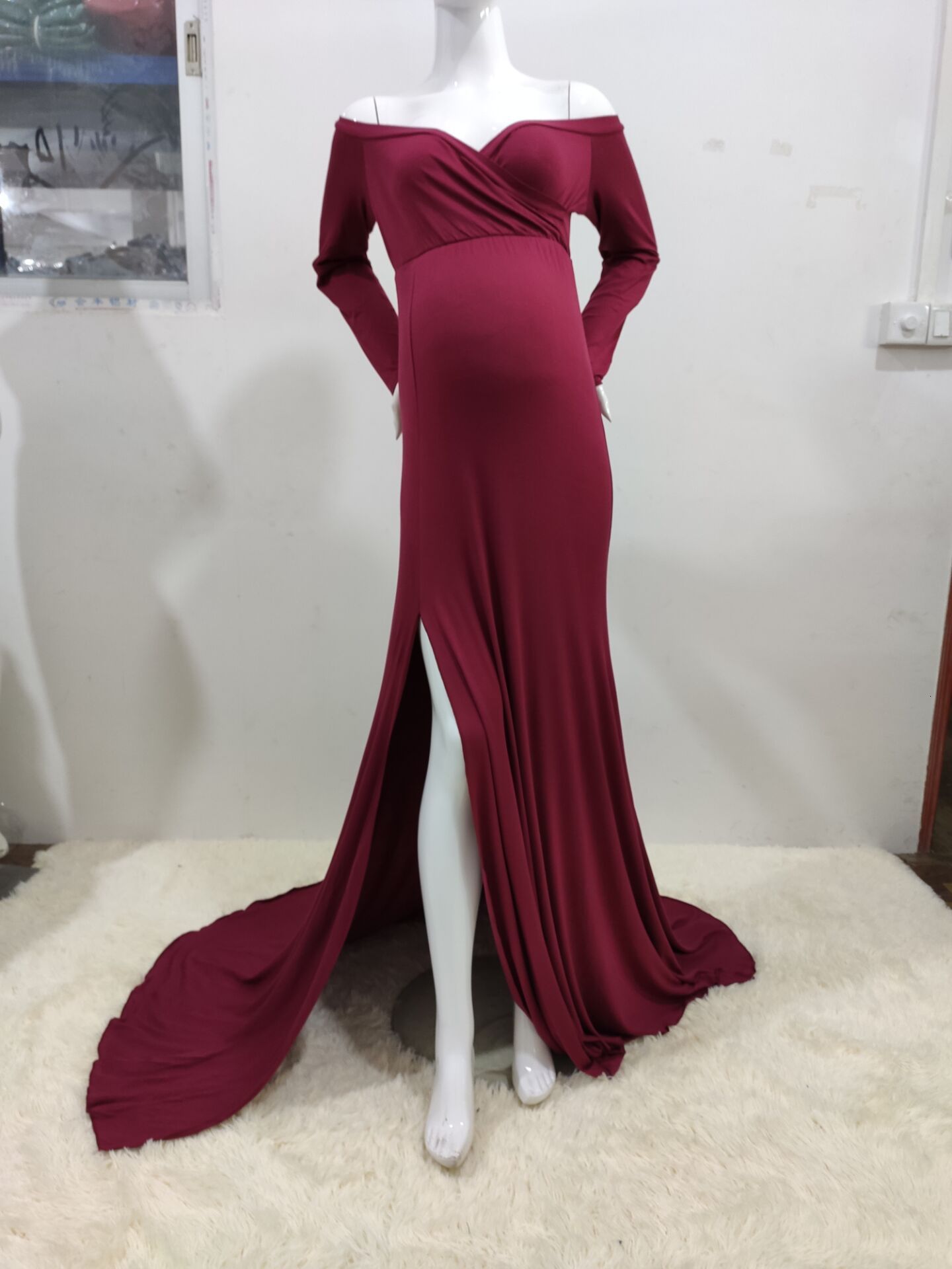 Weinrotes Kleid