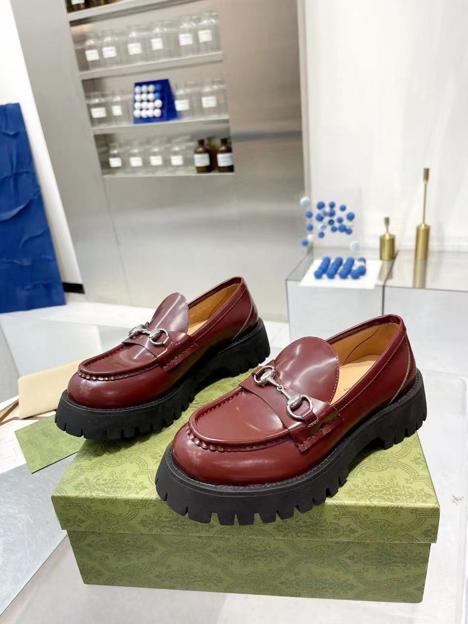 vin rouge【Chaussures formelles】