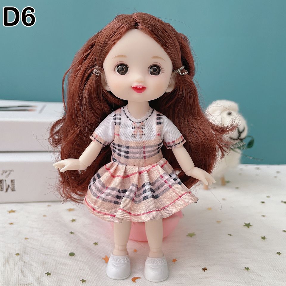 D6-кукла и одежда