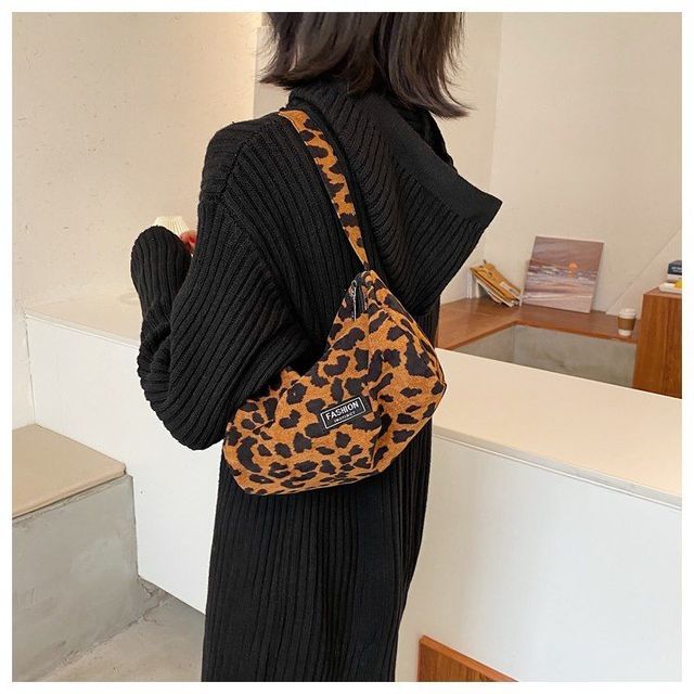 Leopardo m